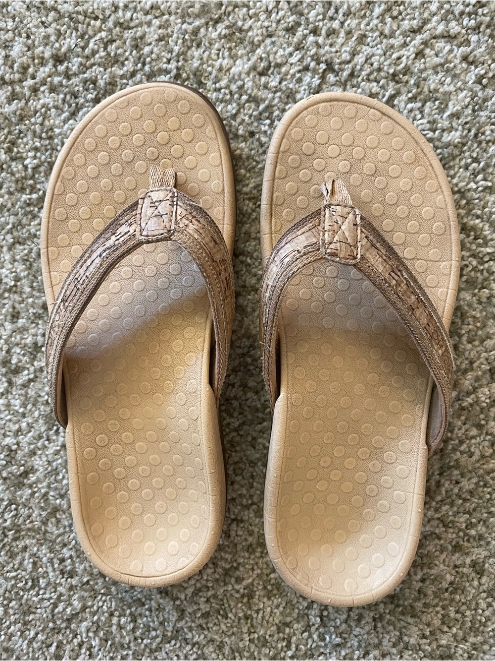Women's Vionic Tan Comfort Flip Flop Sandals 7